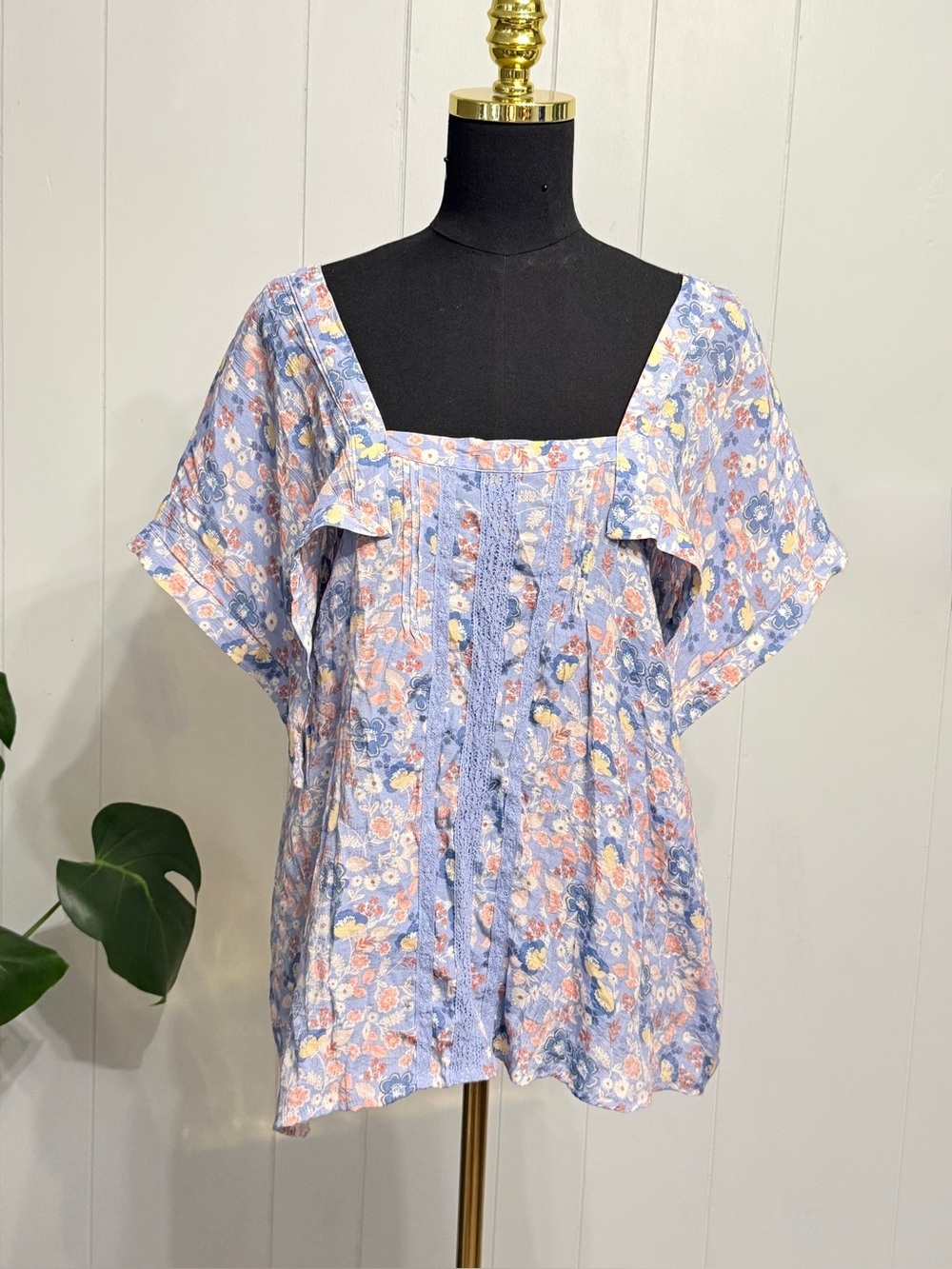 #1)  Zac & Rachel Lavender Floral Square-Neck Blouse With Open Sleeve